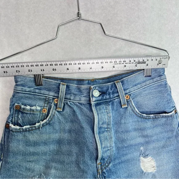 Levi’s 501 jean shorts distressed size 25 - Picture 2 of 6